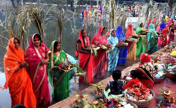 8-11 de Noviembre: Fiesta hindú, “Chhath Puja”. Festival de Surya.
